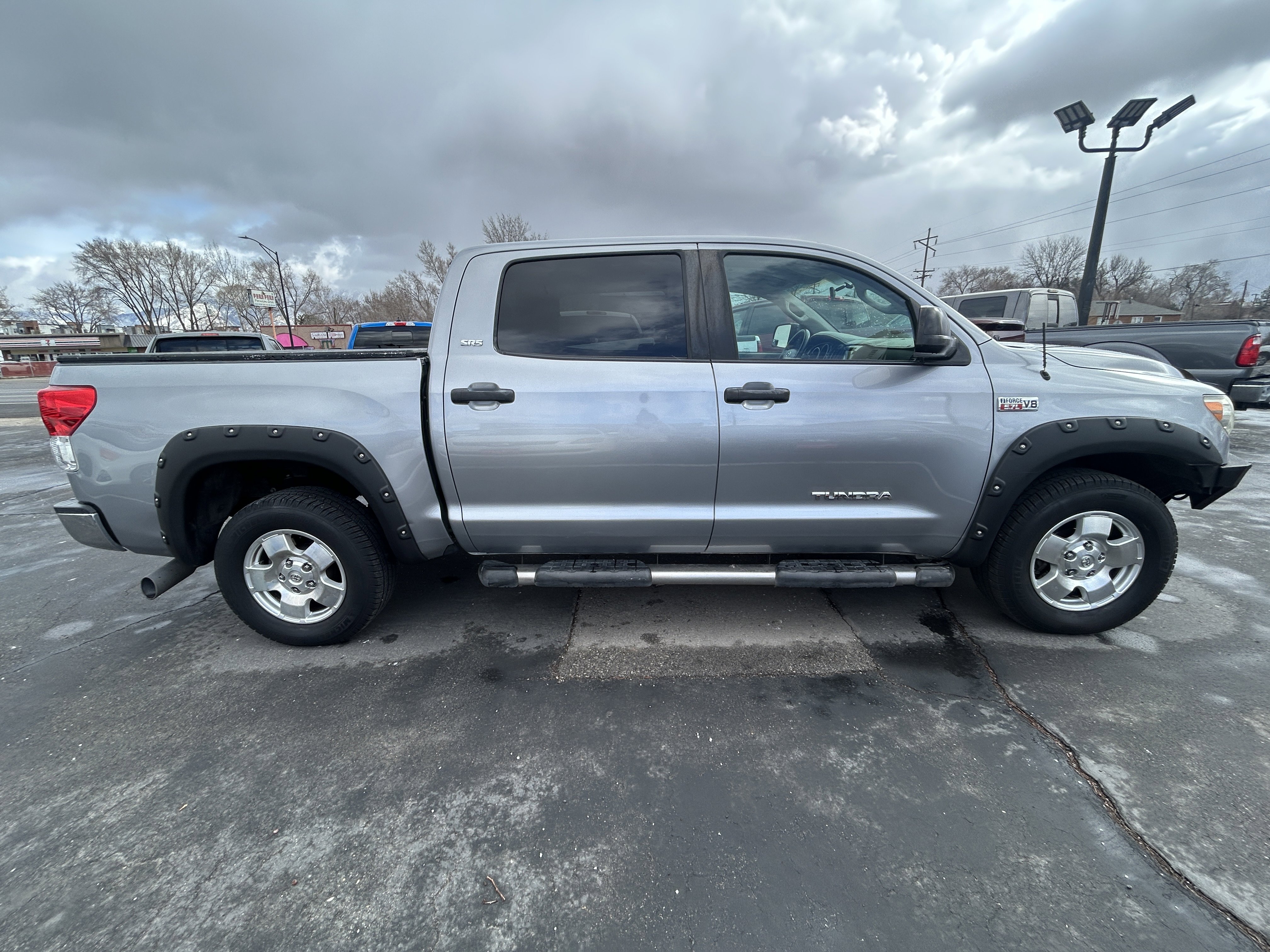 Used 2010 Toyota Tundra 4x4 CrewMax image 6
