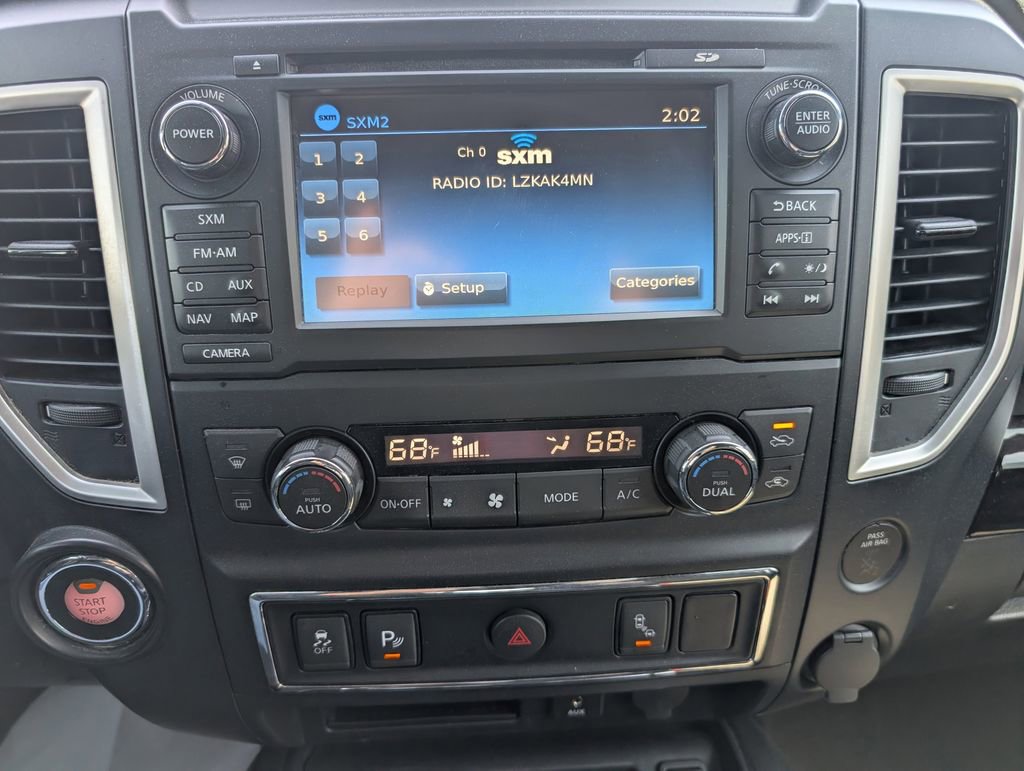 Used 2018 Nissan Titan SV w/ SV Convenience Package image 14