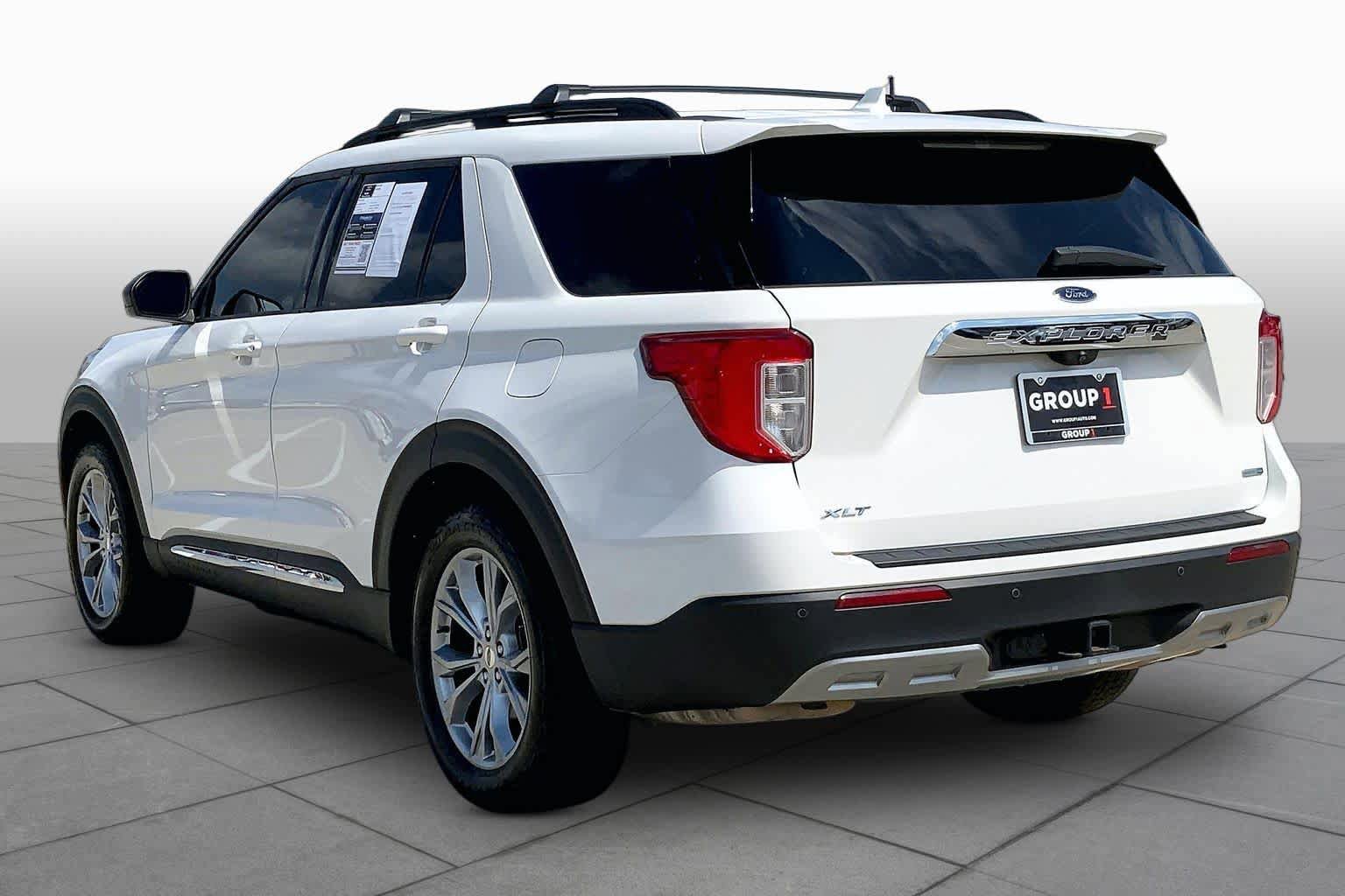 Used 2020 Ford Explorer XLT w/ Equipment Group 202A AWD/4WD image 12