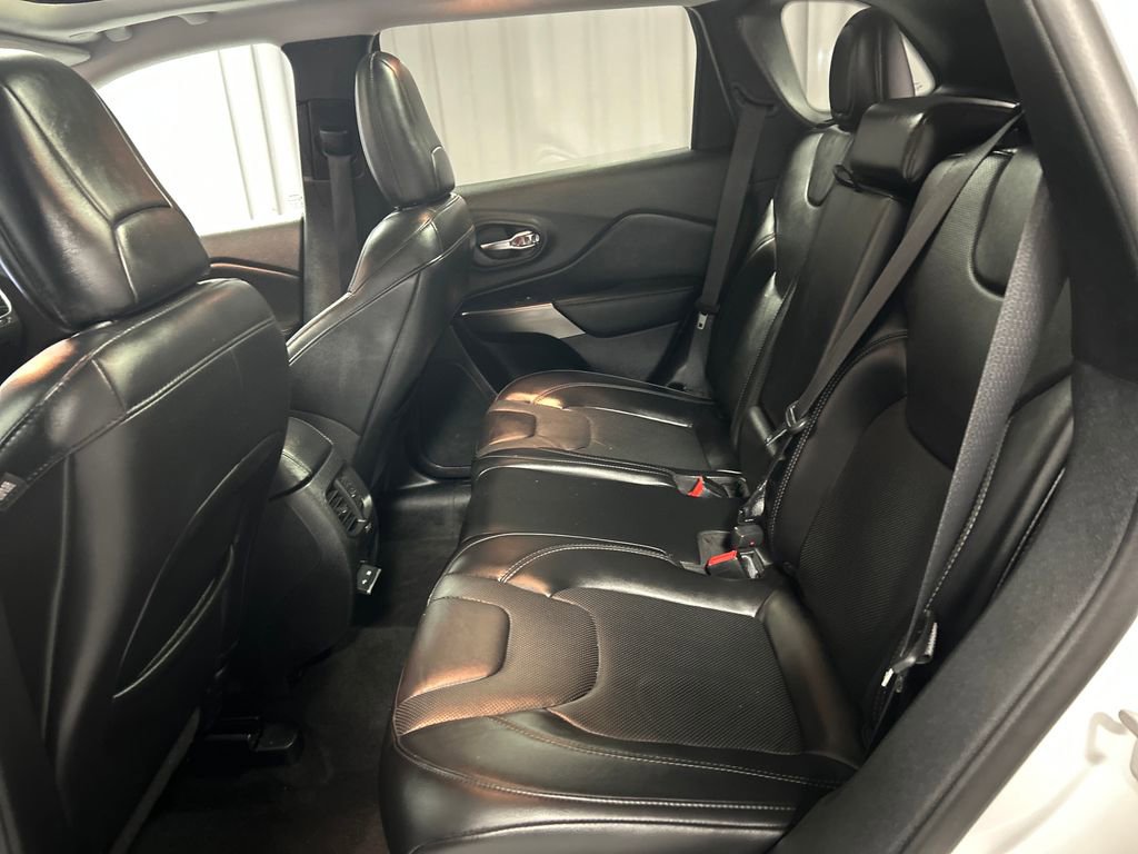Used 2020 Jeep Cherokee Limited AWD/4WD image 22