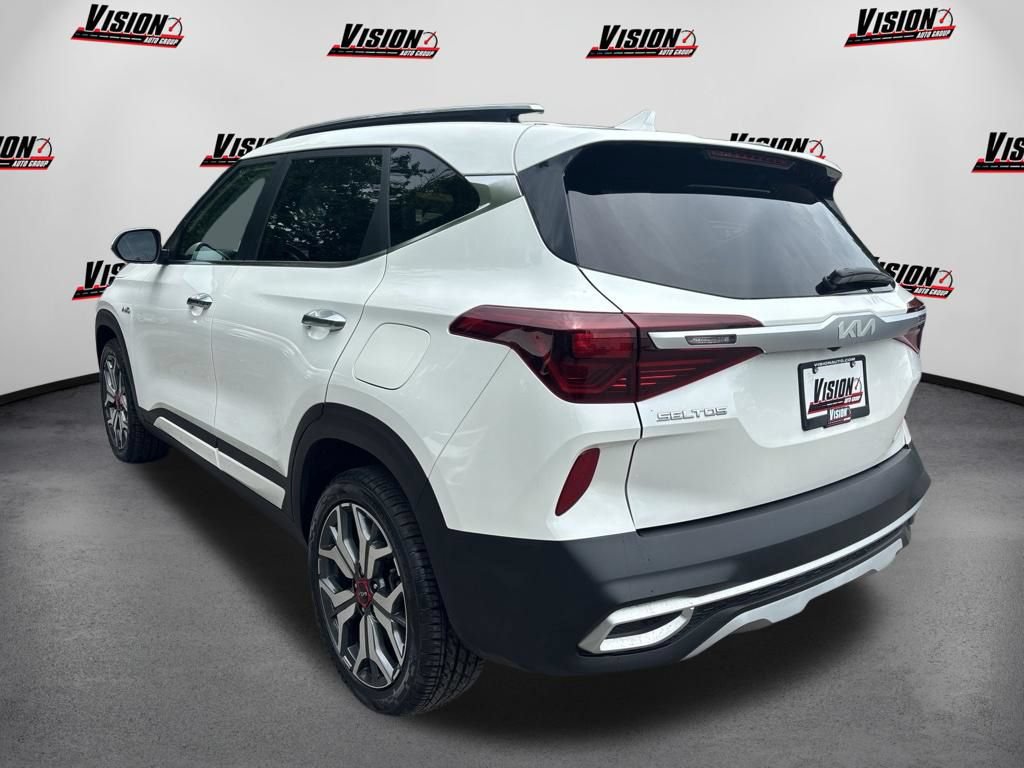 Used 2022 Kia Seltos SX w/ Sunroof Package AWD/4WD image 3