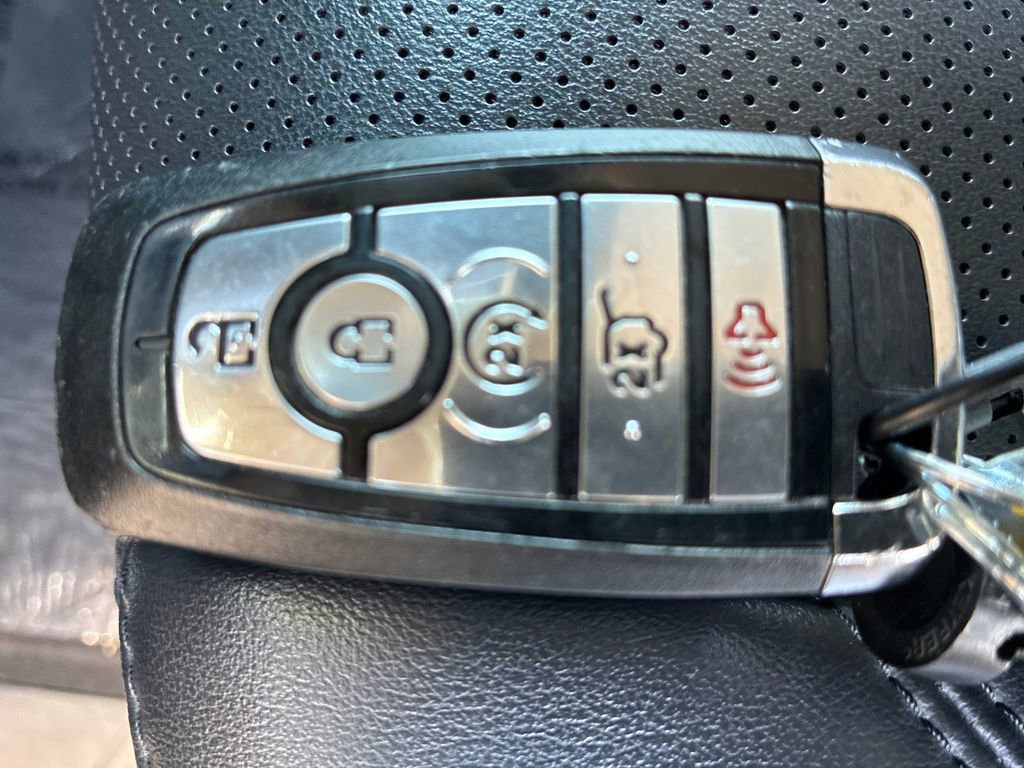 Used 2024 Ford Expedition XLT AWD/4WD image 29