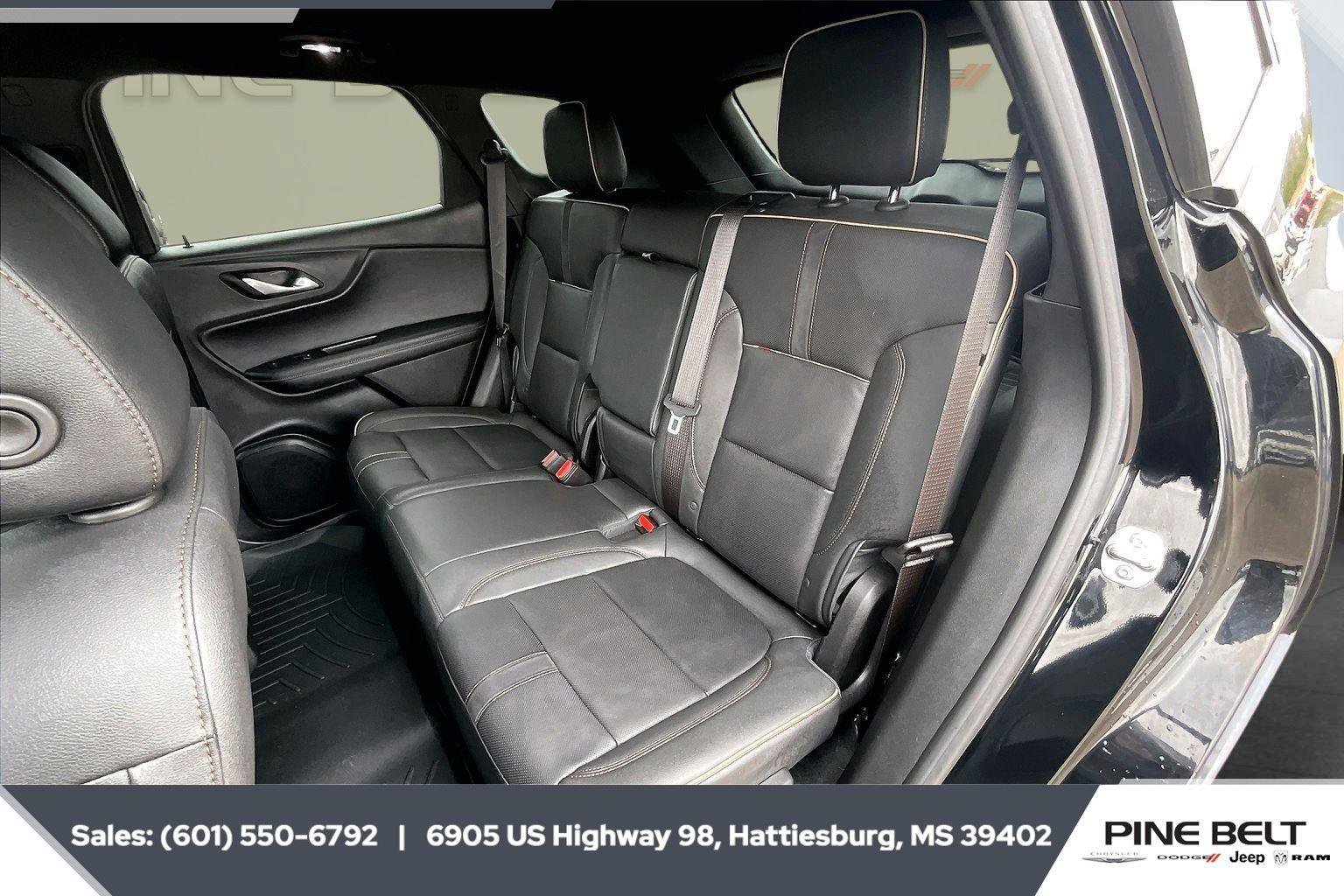 Used 2025 Chevrolet Blazer Premier w/ Enhanced Convenience Package AWD/4WD image 19