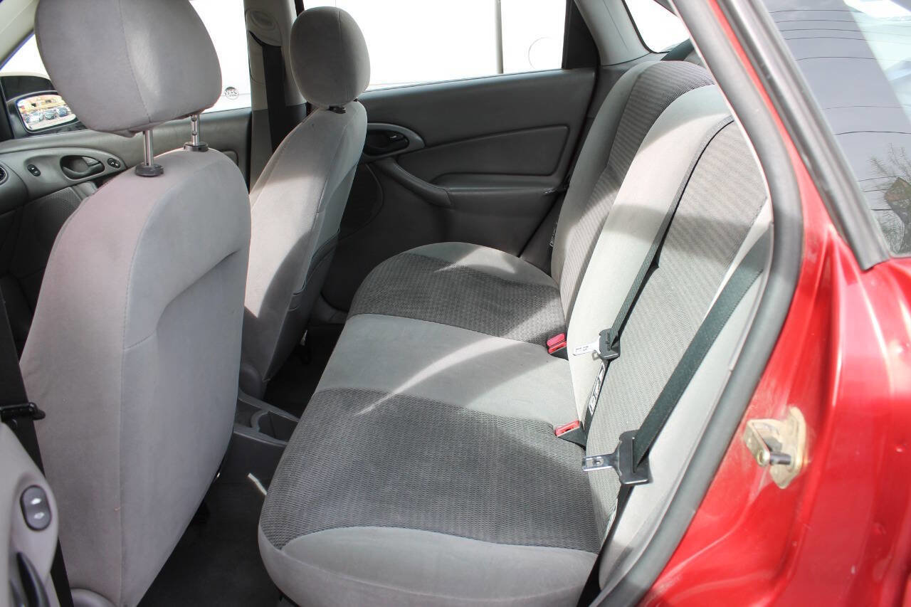Used 2003 Ford Focus SE FWD image 24