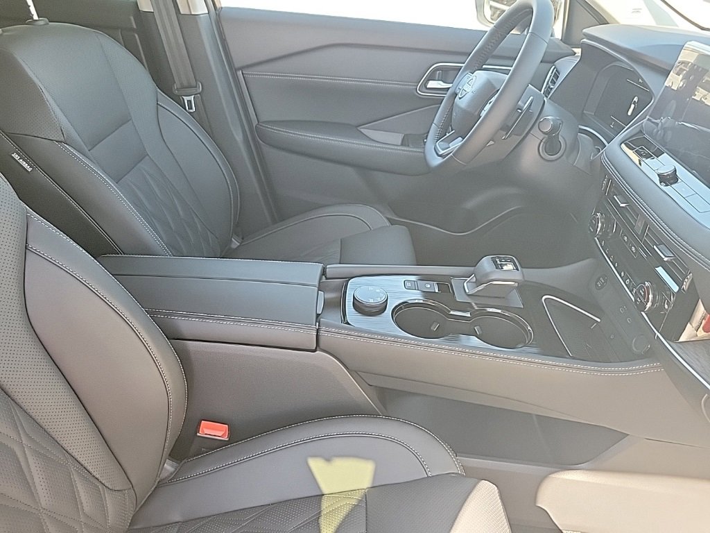 New 2026 Nissan Rogue Platinum image 44