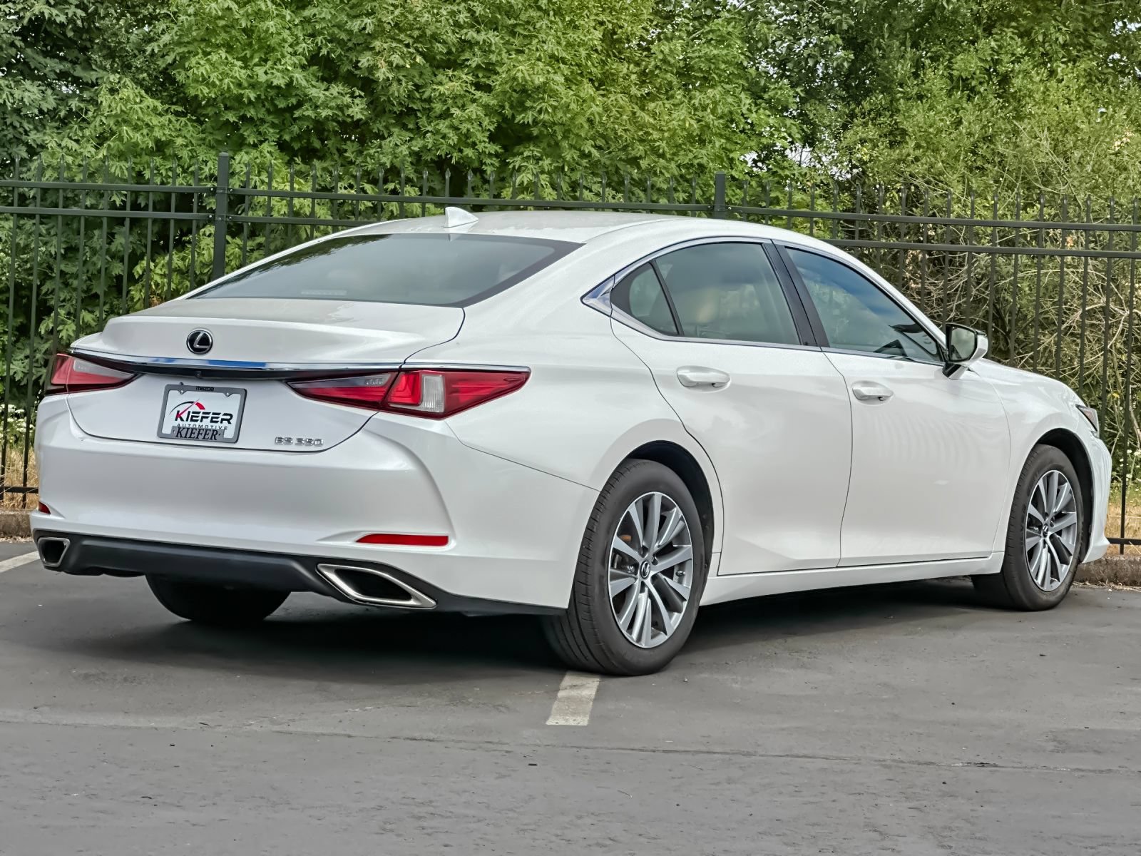 Used 2020 Lexus ES 350 w/ Accessory Package 2 FWD image 4