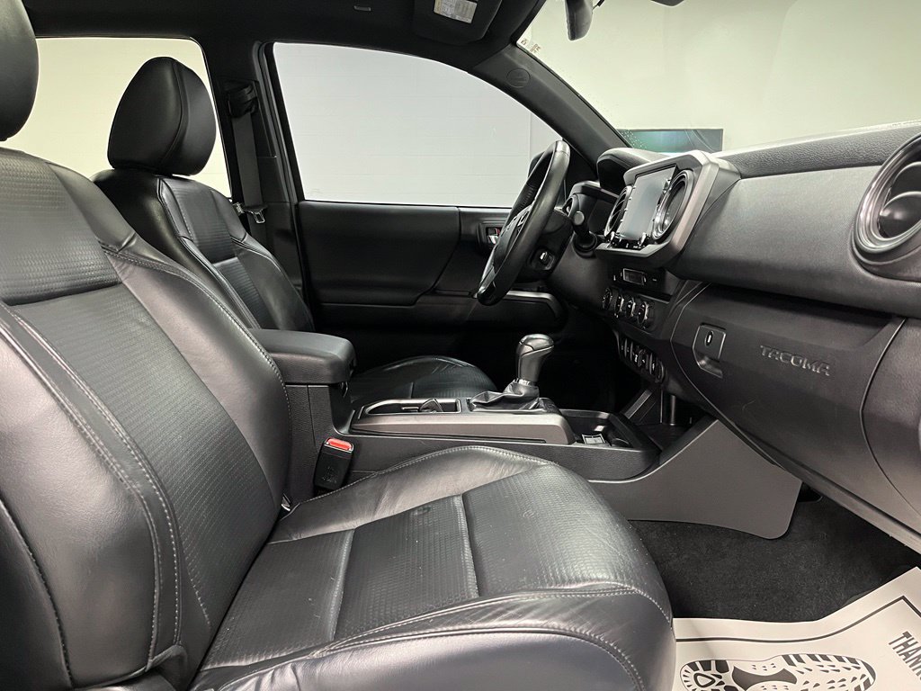 Used 2020 Toyota Tacoma TRD Sport w/ TRD Premium Sport Package AWD/4WD image 55