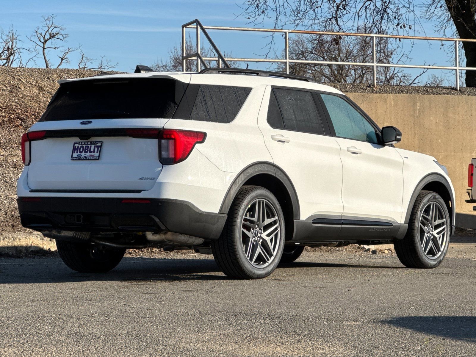 New 2026 Ford Explorer ST-Line w/ ST-Line Street Pack image 3