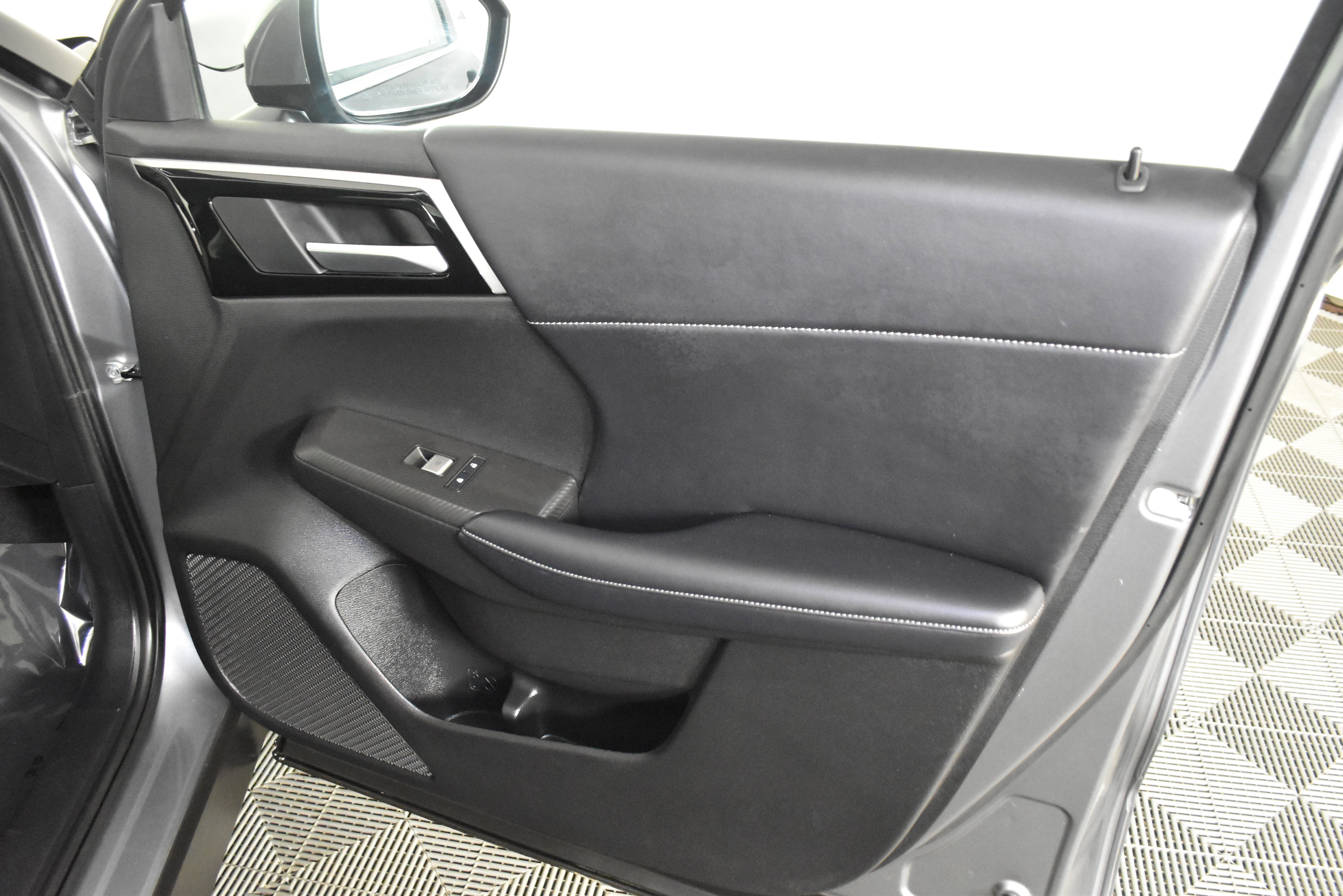 Used 2024 Mitsubishi Outlander SE image 38