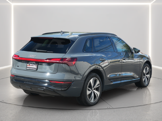 Used 2024 Audi Q8 e-tron Premium AWD/4WD image 5