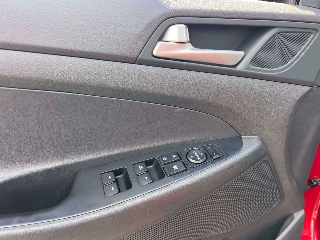 Certified 2021 Hyundai Tucson SEL AWD/4WD image 17