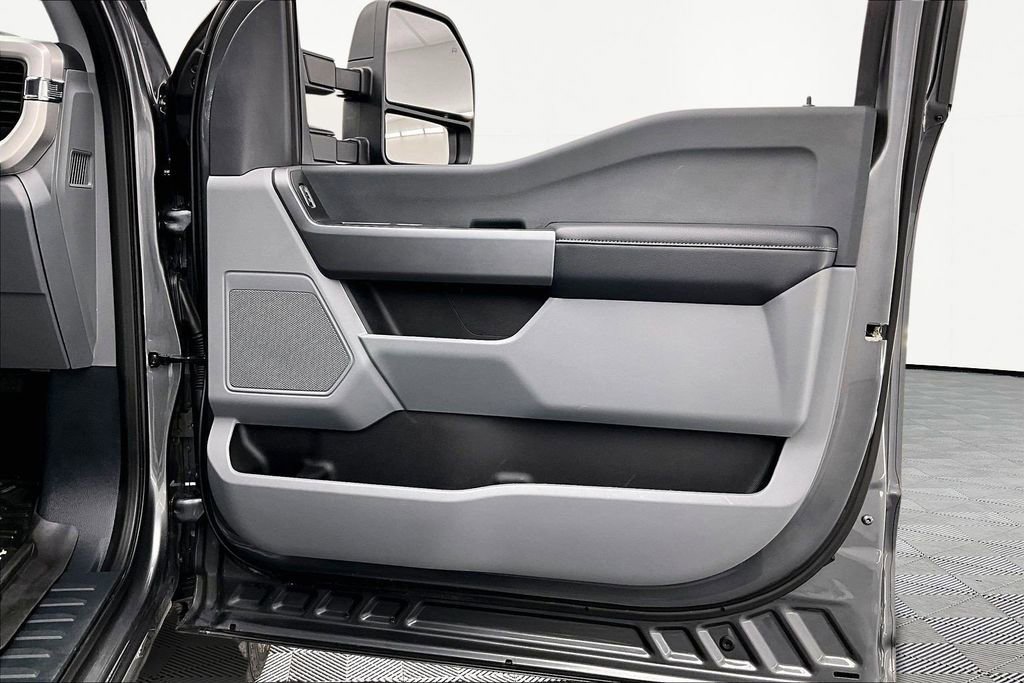 Used 2025 Ford F350 XLT w/ FX4 Off-Road Package image 23