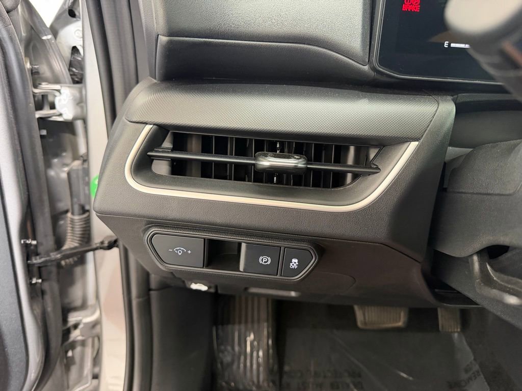 Used 2025 Kia K4 FWD image 17
