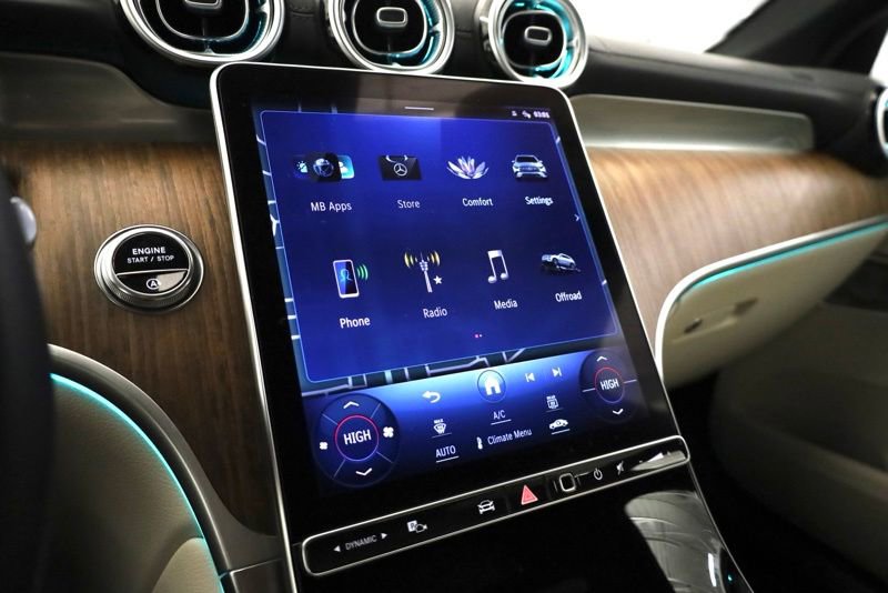 Used 2023 Mercedes-Benz GLC 300 4MATIC image 17