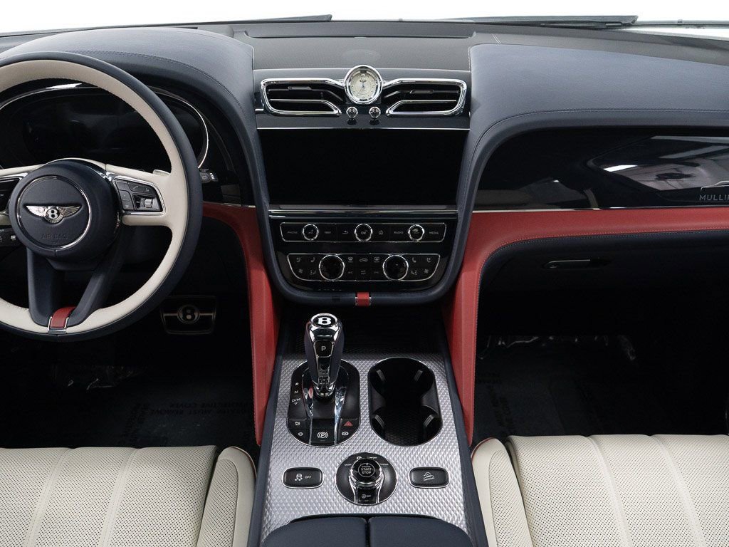 Certified 2025 Bentley Bentayga Extended Wheelbase image 32