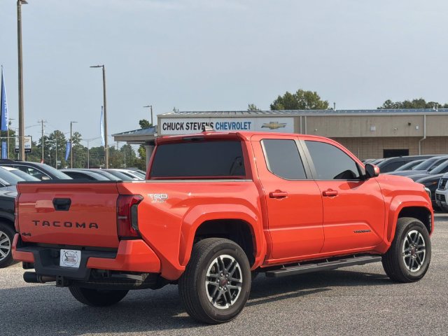 Used 2024 Toyota Tacoma TRD Sport AWD/4WD image 5