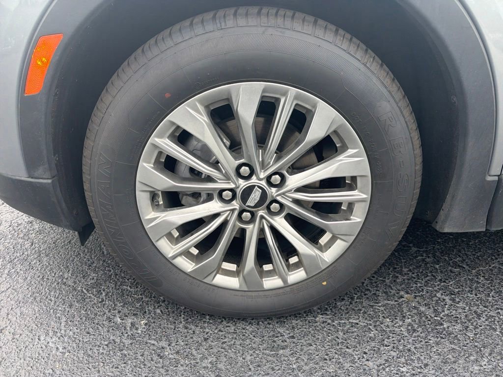 Used 2025 Cadillac XT4 Premium Luxury FWD image 2