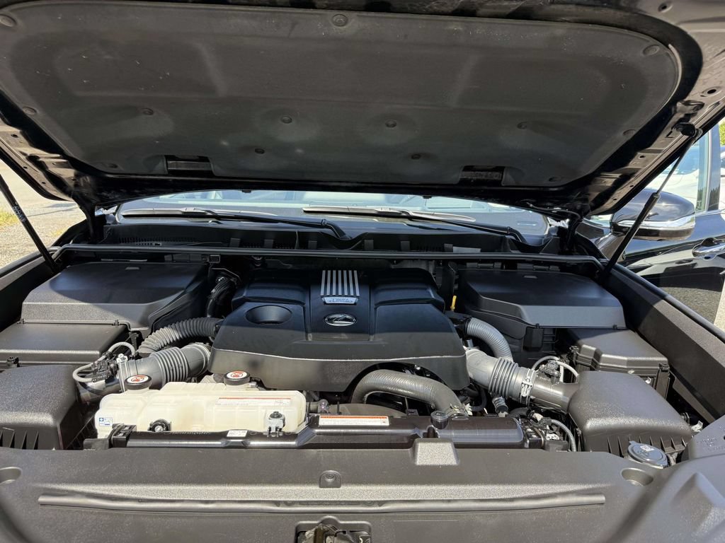 Used 2024 Lexus LX 600 F Sport AWD/4WD image 28
