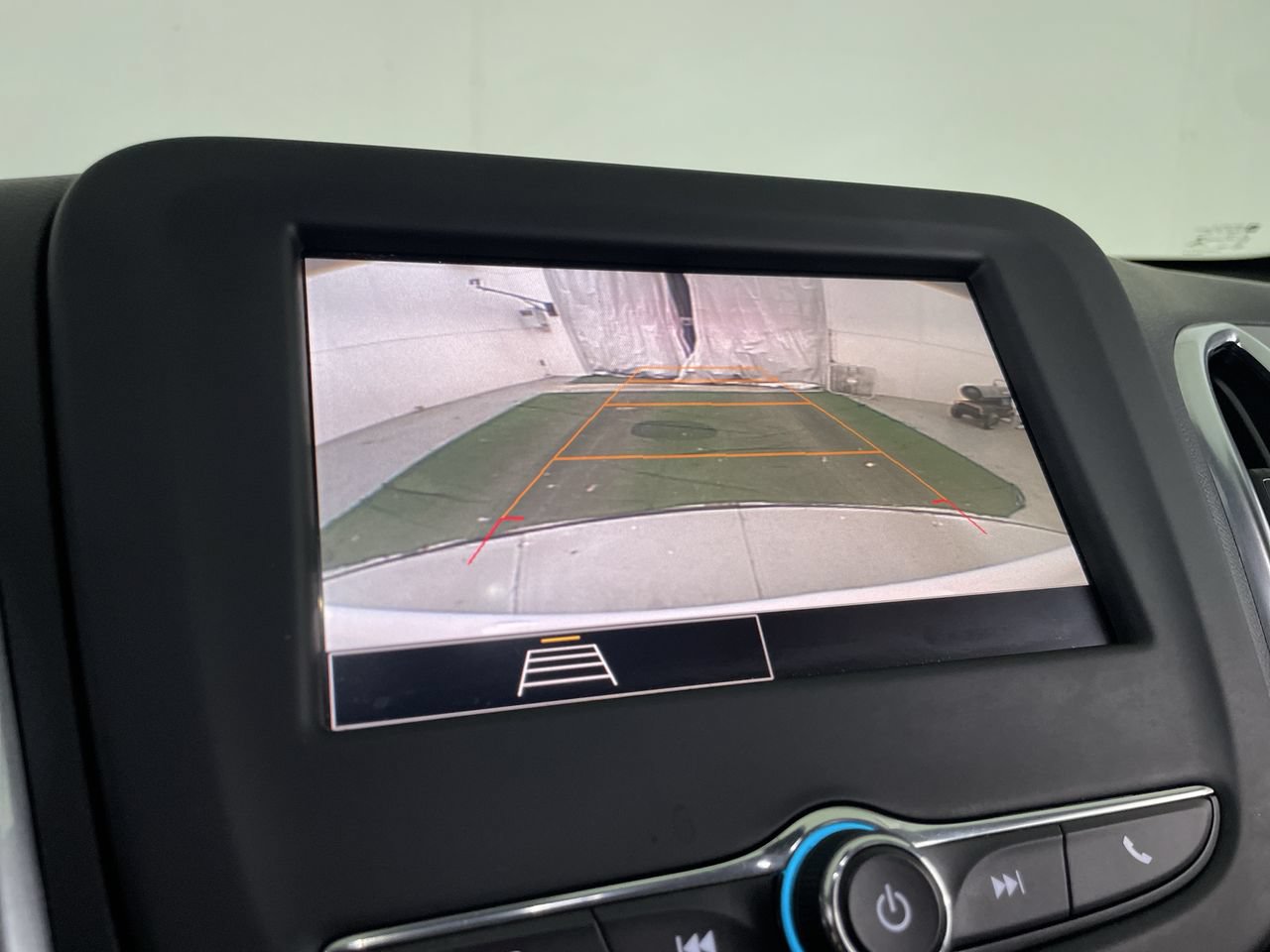 Used 2022 Chevrolet Equinox LS AWD/4WD image 16