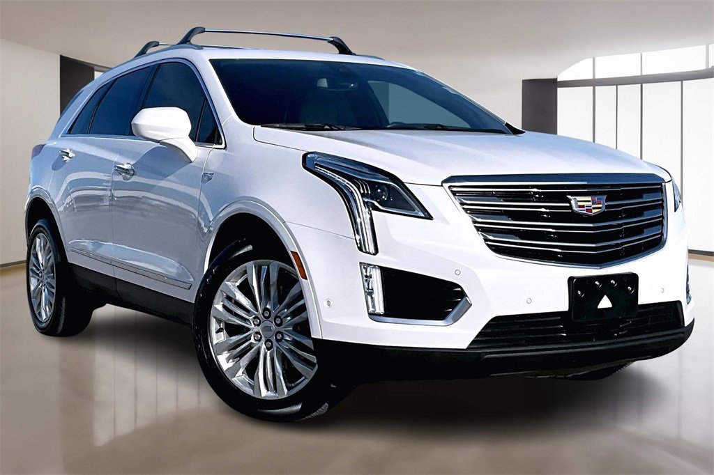 Used 2018 Cadillac XT5 Premium Luxury w/ Driver Assist Package image 11
