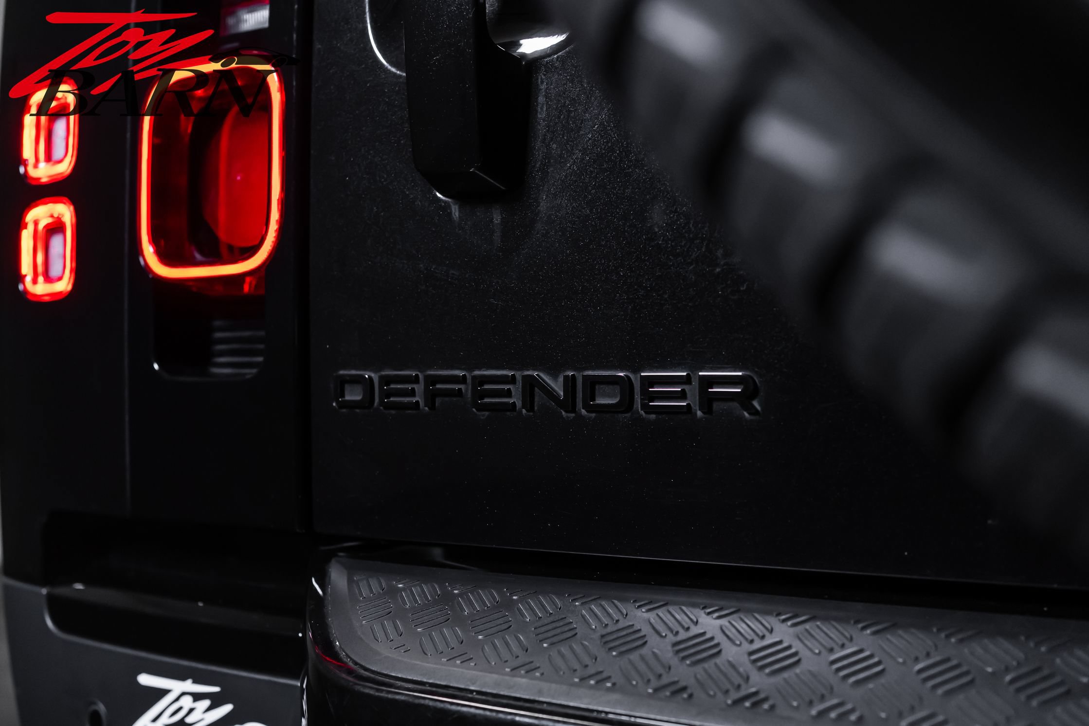 Used 2025 Land Rover Defender 130 S AWD/4WD image 12