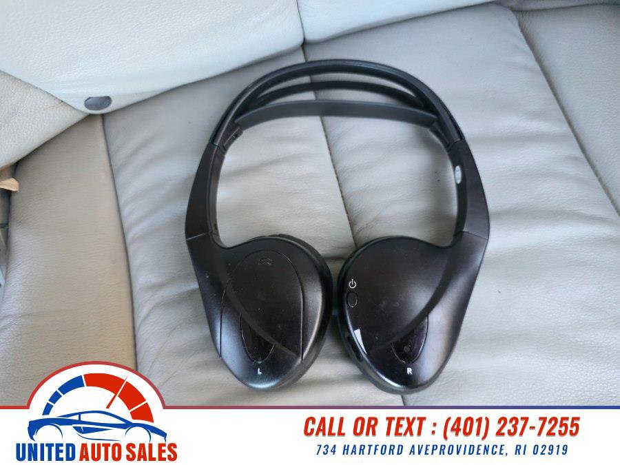 Used 2013 Toyota Sienna XLE w/ Entertainment Pkg image 18