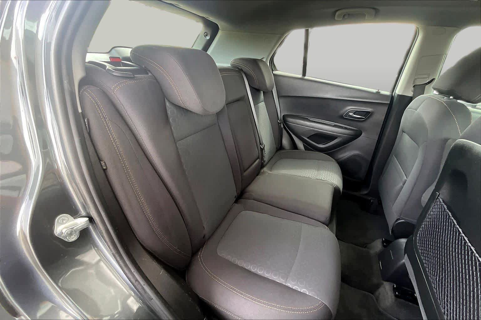 Used 2020 Chevrolet Trax LS FWD image 20