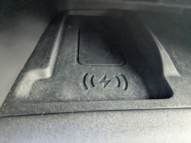 Used 2025 Land Rover Discovery S AWD/4WD image 23