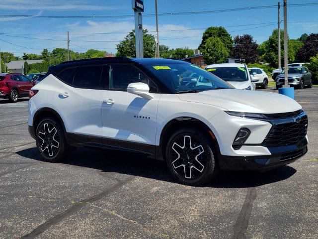 Used 2024 Chevrolet Blazer RS w/ Driver Confidence II Package AWD/4WD image 2
