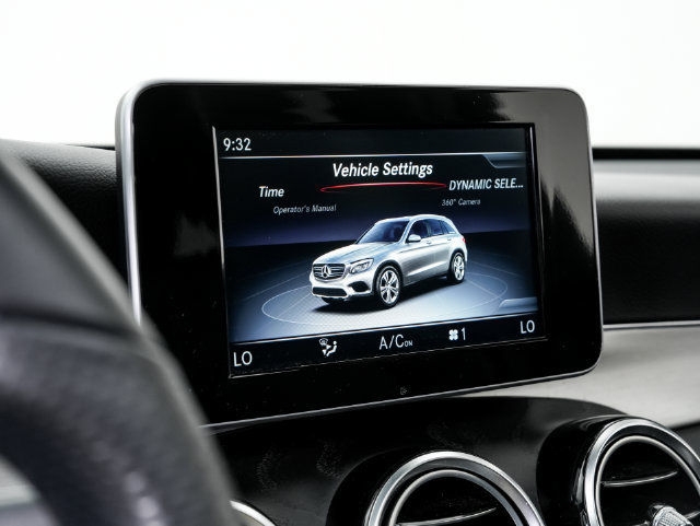 Used 2019 Mercedes-Benz GLC 300 4MATIC image 16