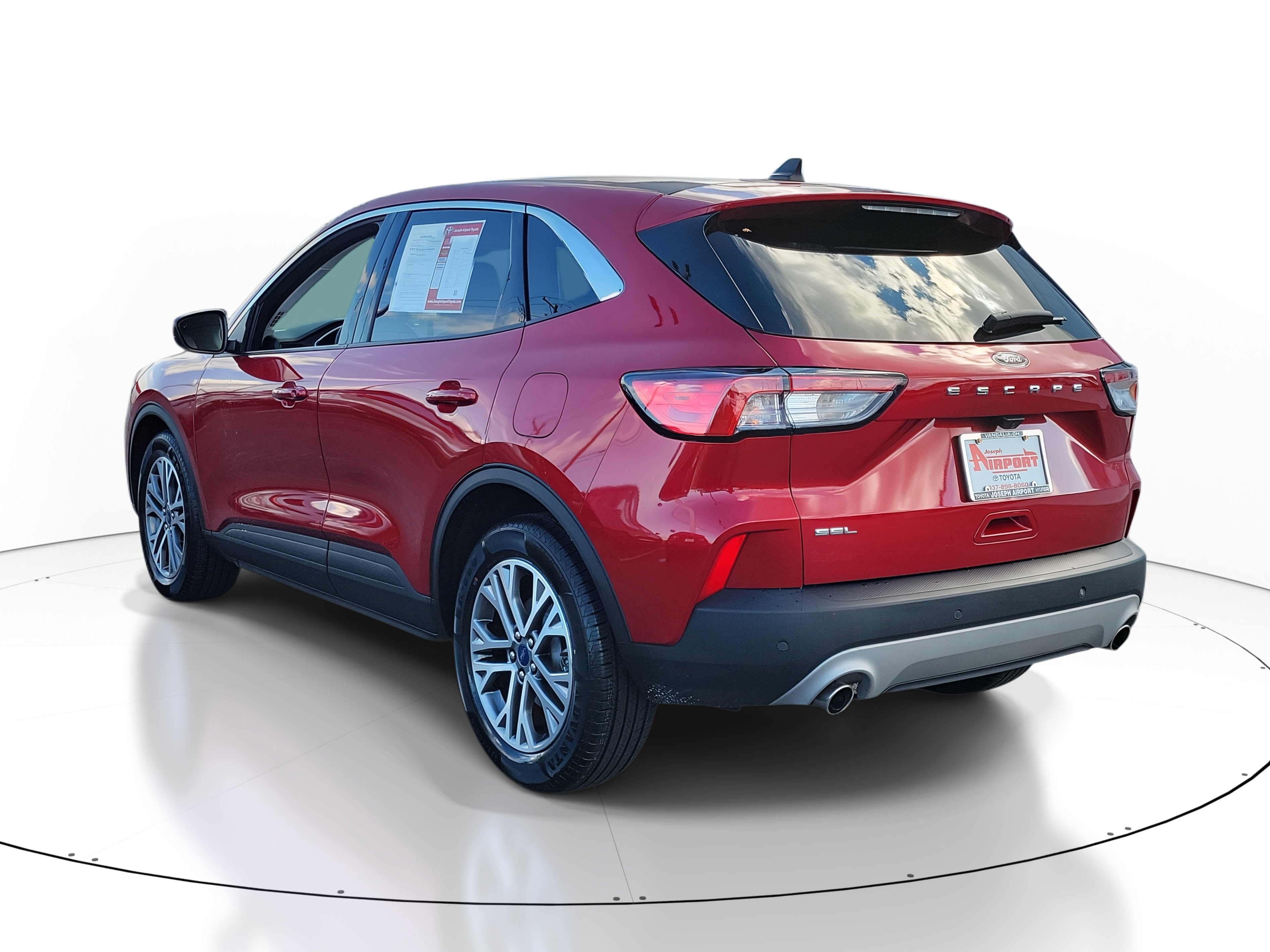 Used 2022 Ford Escape SEL image 3