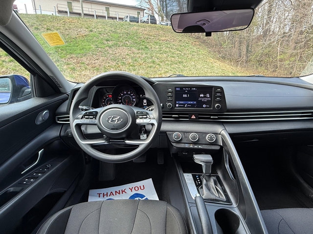 Used 2021 Hyundai Elantra SE image 10