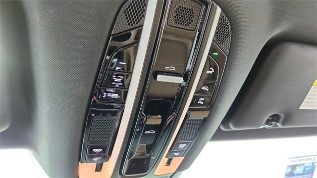 Used 2022 Porsche Cayenne image 53