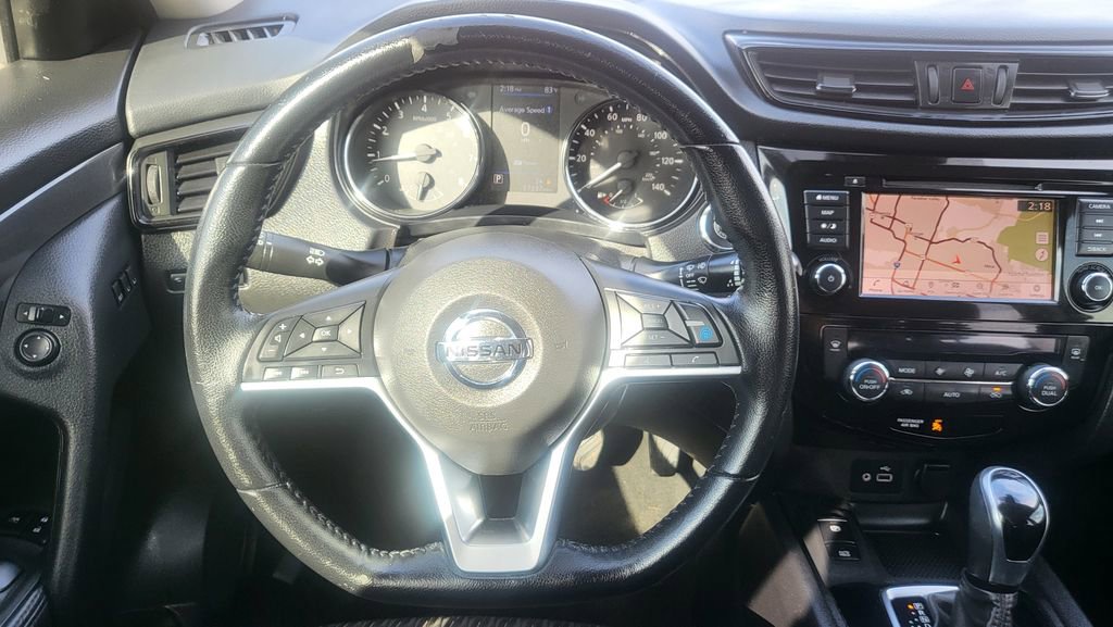 Used 2020 Nissan Rogue SV w/ Premium Package image 30