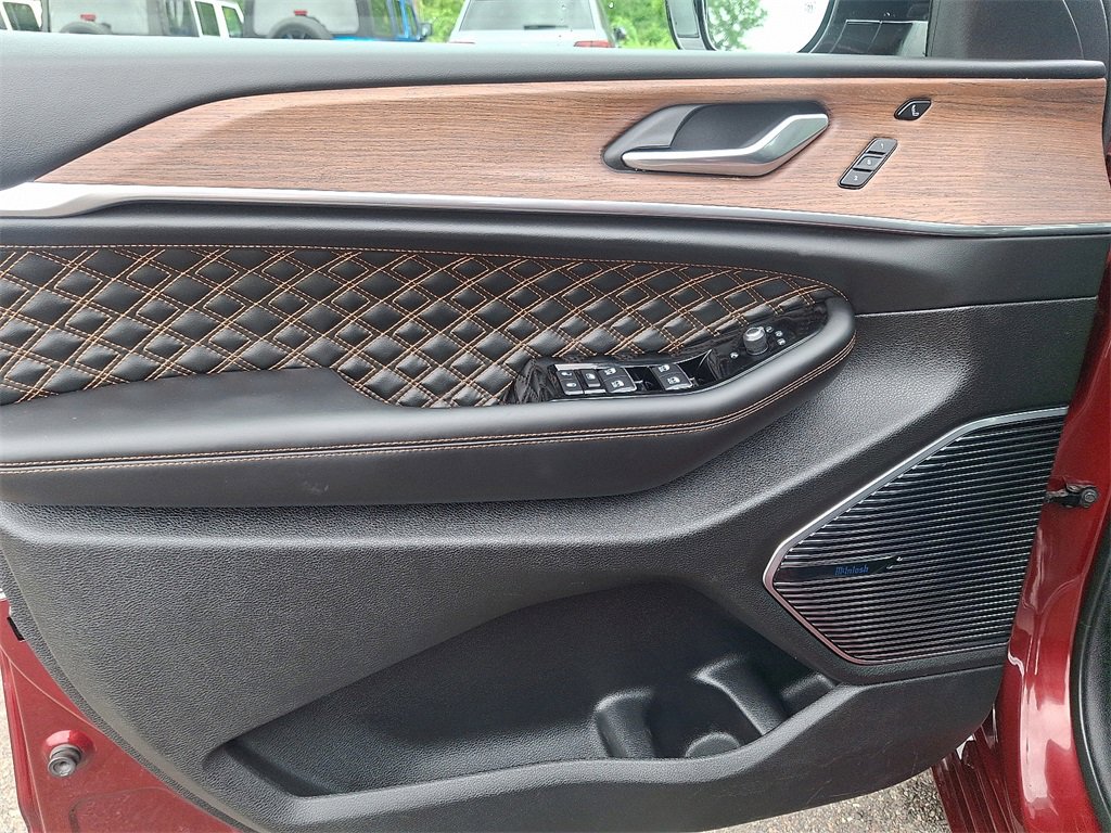 Used 2023 Jeep Grand Cherokee L Summit w/ Advanced Protech Group IV image 14