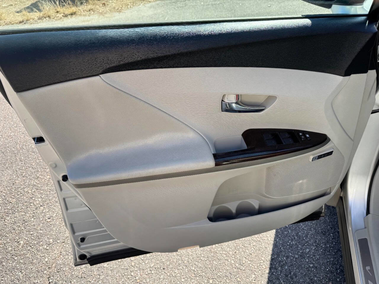 Used 2011 Toyota Venza w/ Convenience Pkg FWD image 39