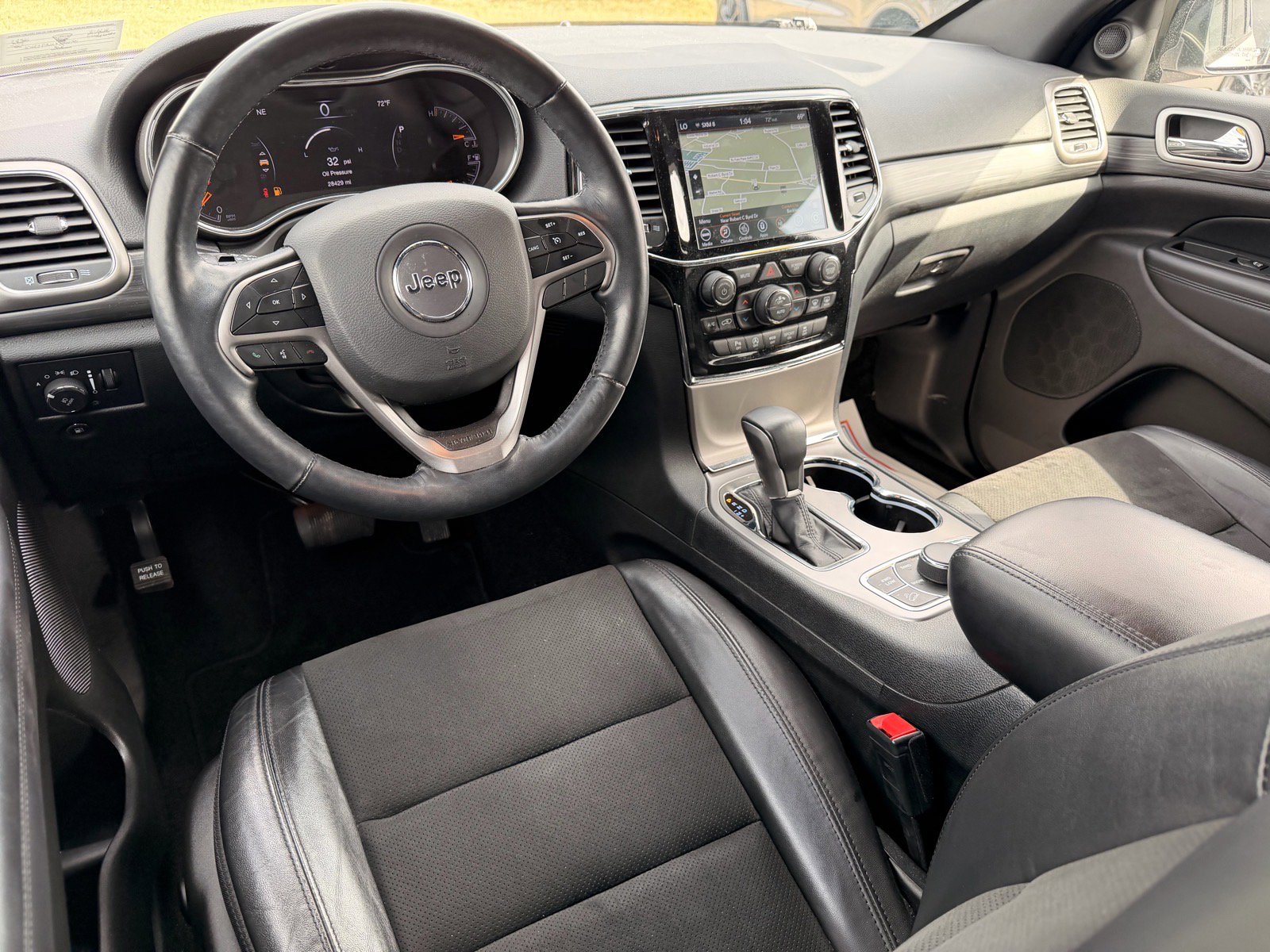 Used 2022 Jeep Grand Cherokee Laredo X image 10