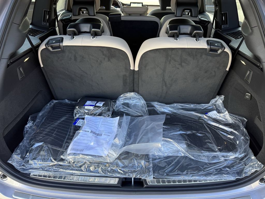 New 2026 Volvo XC90 B6 Plus w/ Protection Package Premier image 14