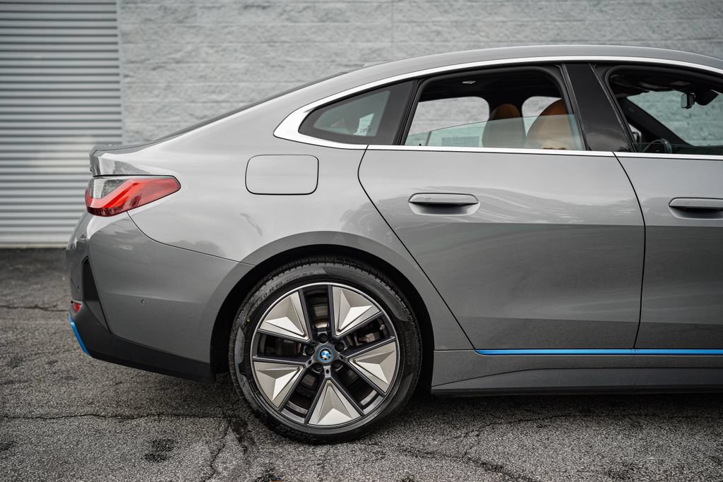 Used 2023 BMW i4 eDrive35 RWD image 15