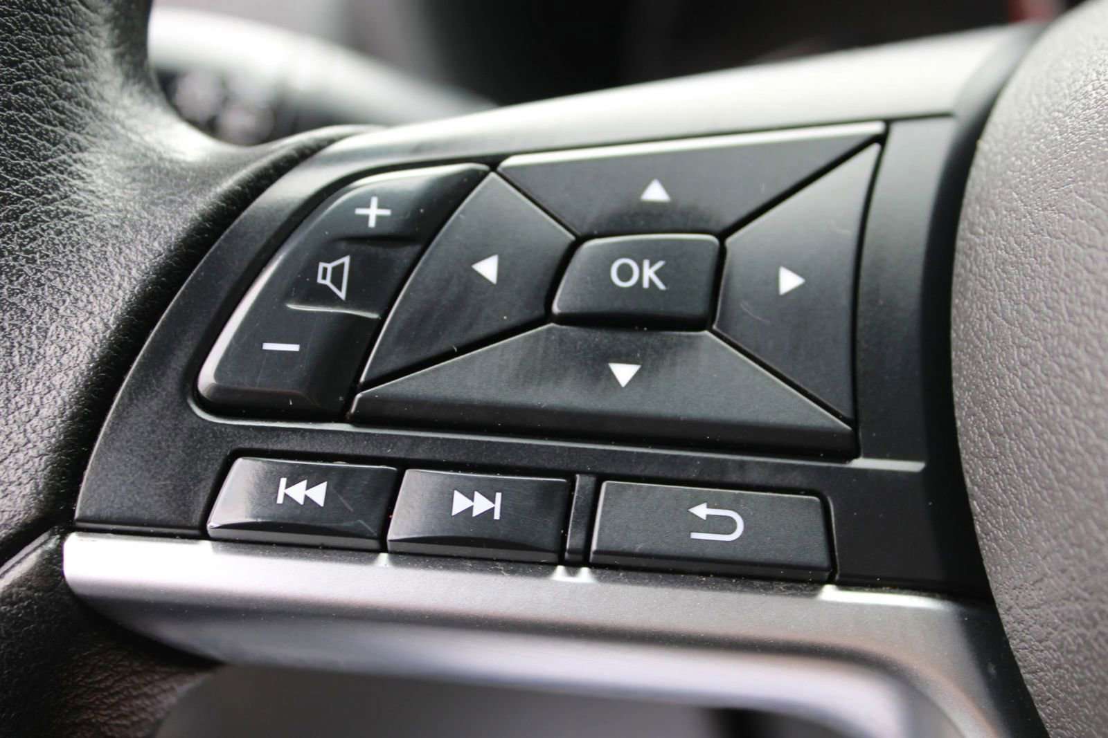 Used 2022 Nissan Sentra S w/ Trunk Package FWD image 24