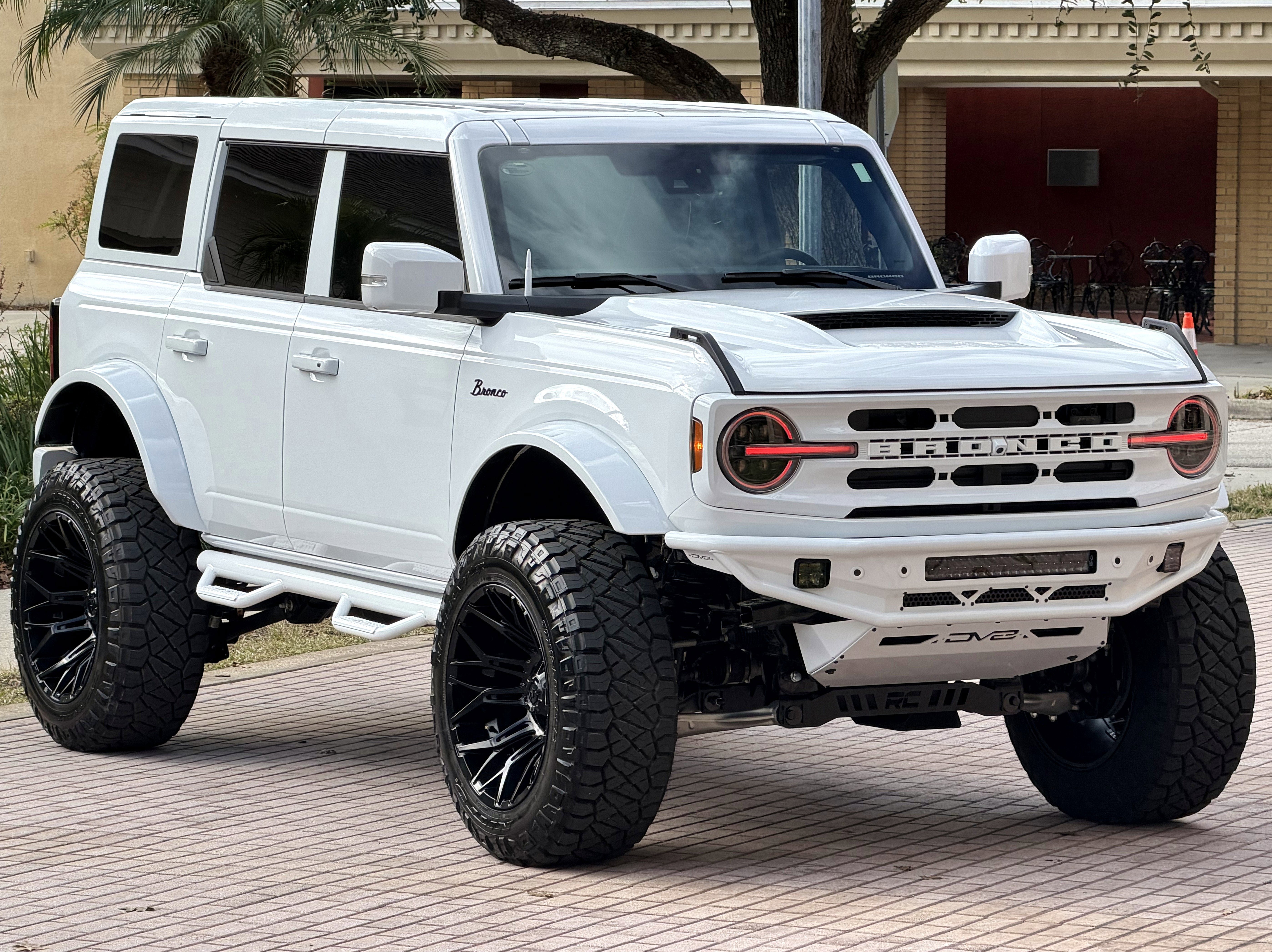 Used 2025 Ford Bronco Outer Banks AWD/4WD image 15