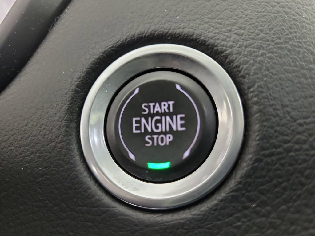 Certified 2023 Cadillac XT4 Luxury FWD image 29