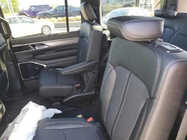 New 2026 Jeep Grand Wagoneer Limited AWD/4WD image 16