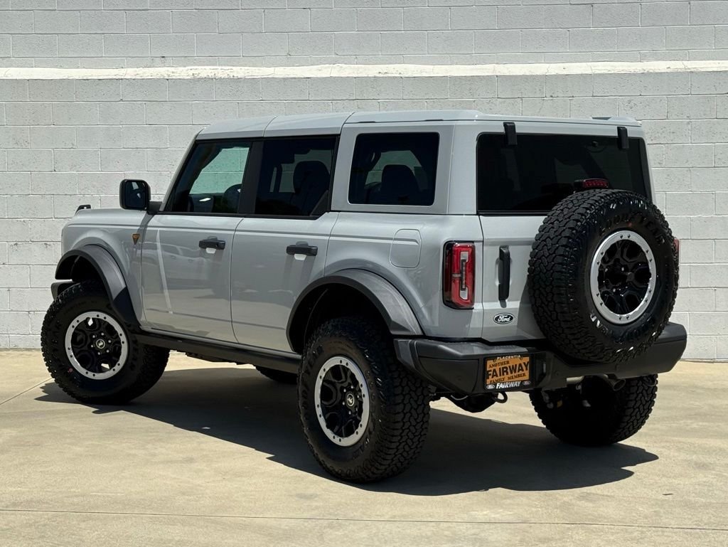 New 2026 Ford Bronco Badlands w/ Sasquatch Package AWD/4WD image 3