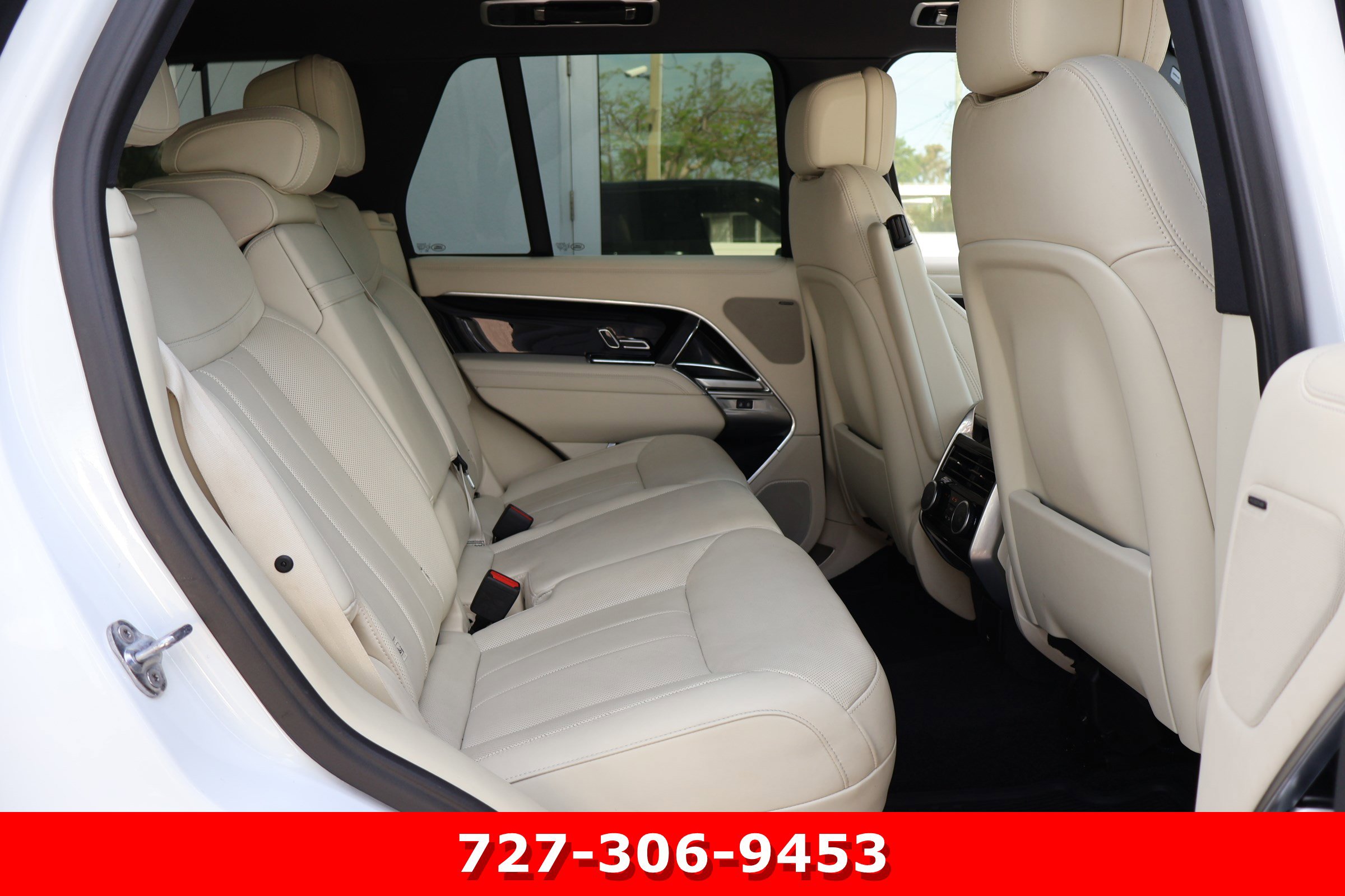 Used 2024 Land Rover Range Rover SE AWD/4WD image 20