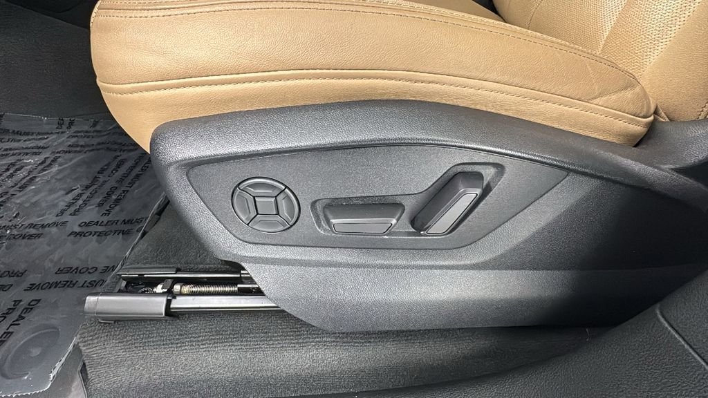 Used 2023 Audi Q8 Prestige image 11