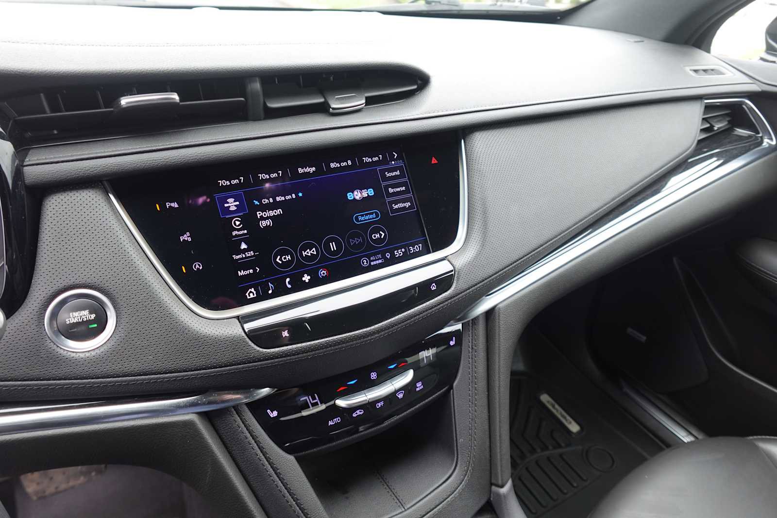 Used 2022 Cadillac XT5 Premium Luxury w/ Technology Package AWD/4WD image 21