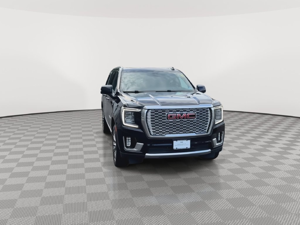 Used 2021 GMC Yukon XL Denali w/ Denali Premium Package AWD/4WD image 4
