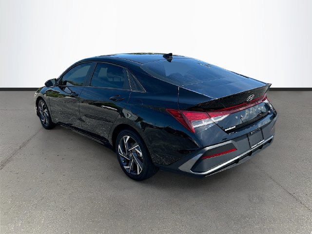 Used 2025 Hyundai Elantra Sport FWD image 20