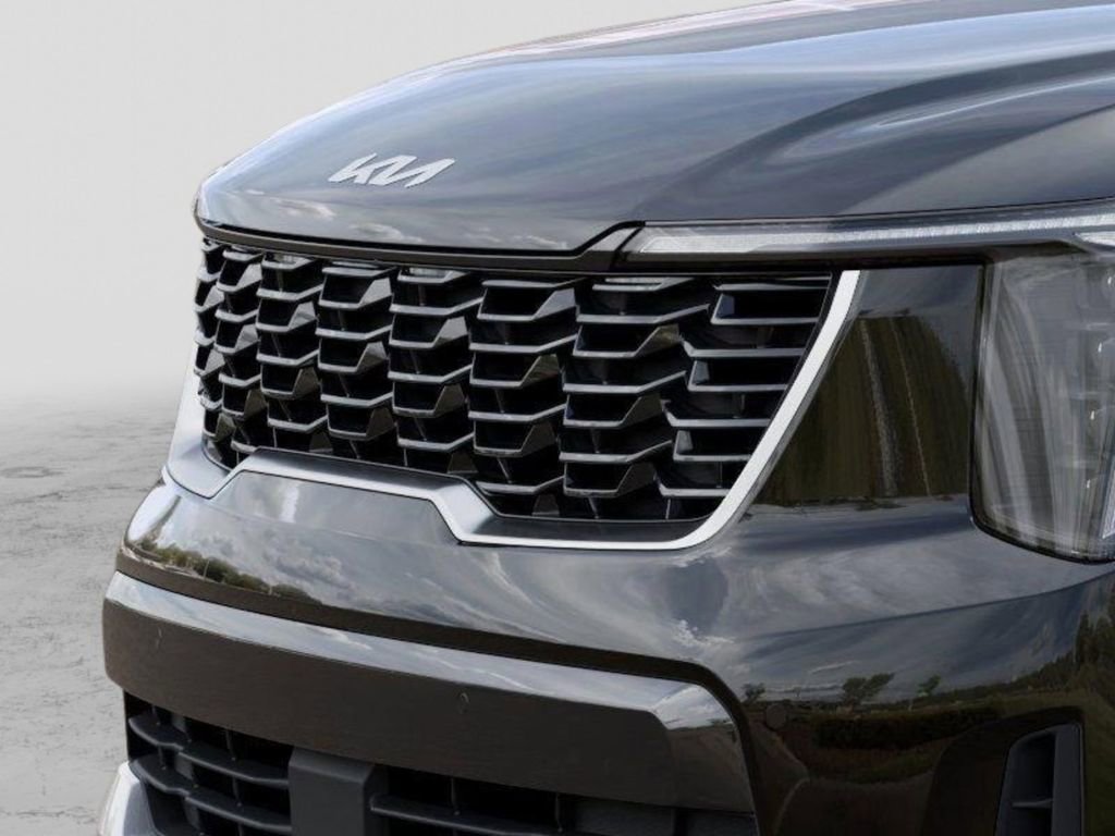 Used 2025 Kia Sorento S image 12